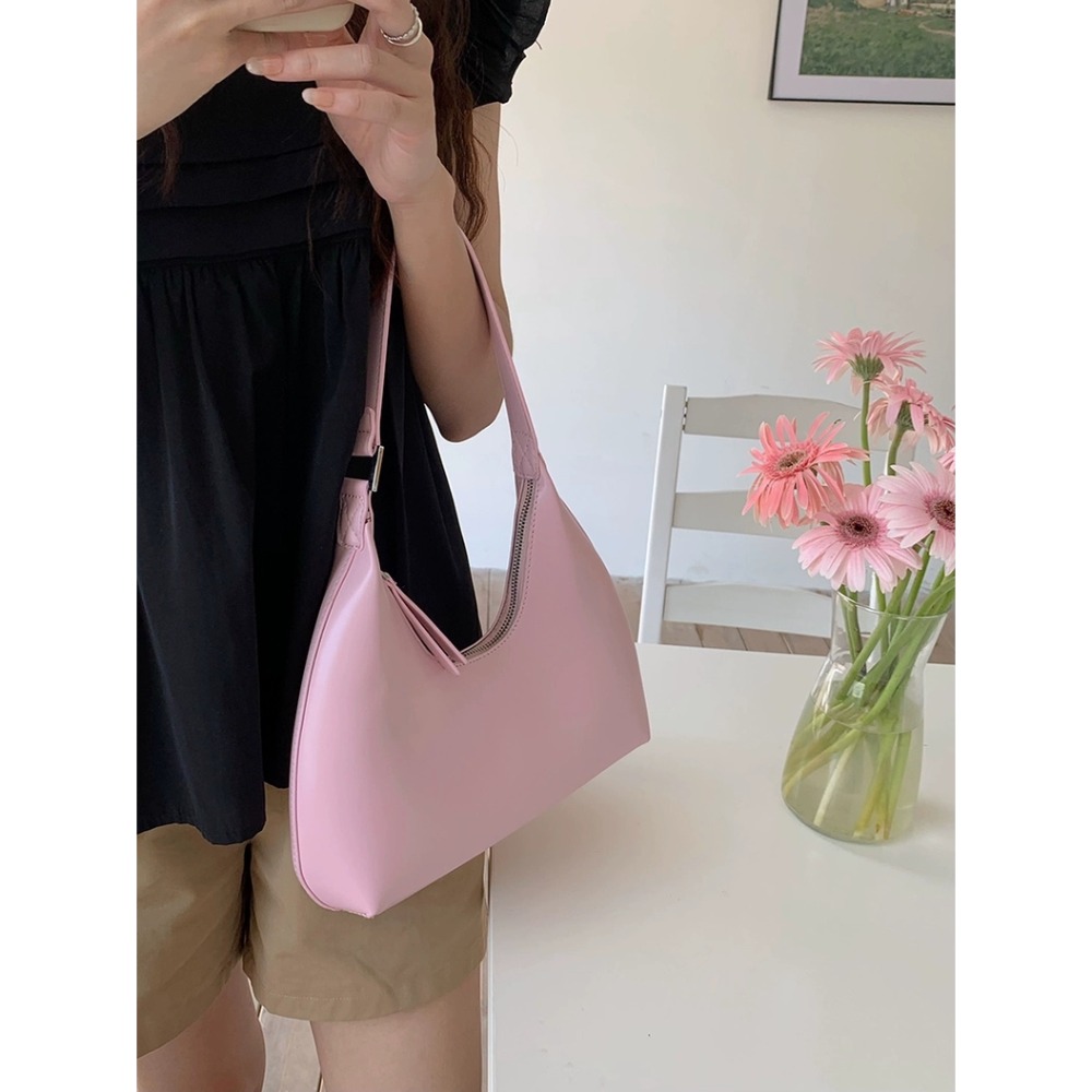 優雅感弧形硬挺月牙包-細節圖5