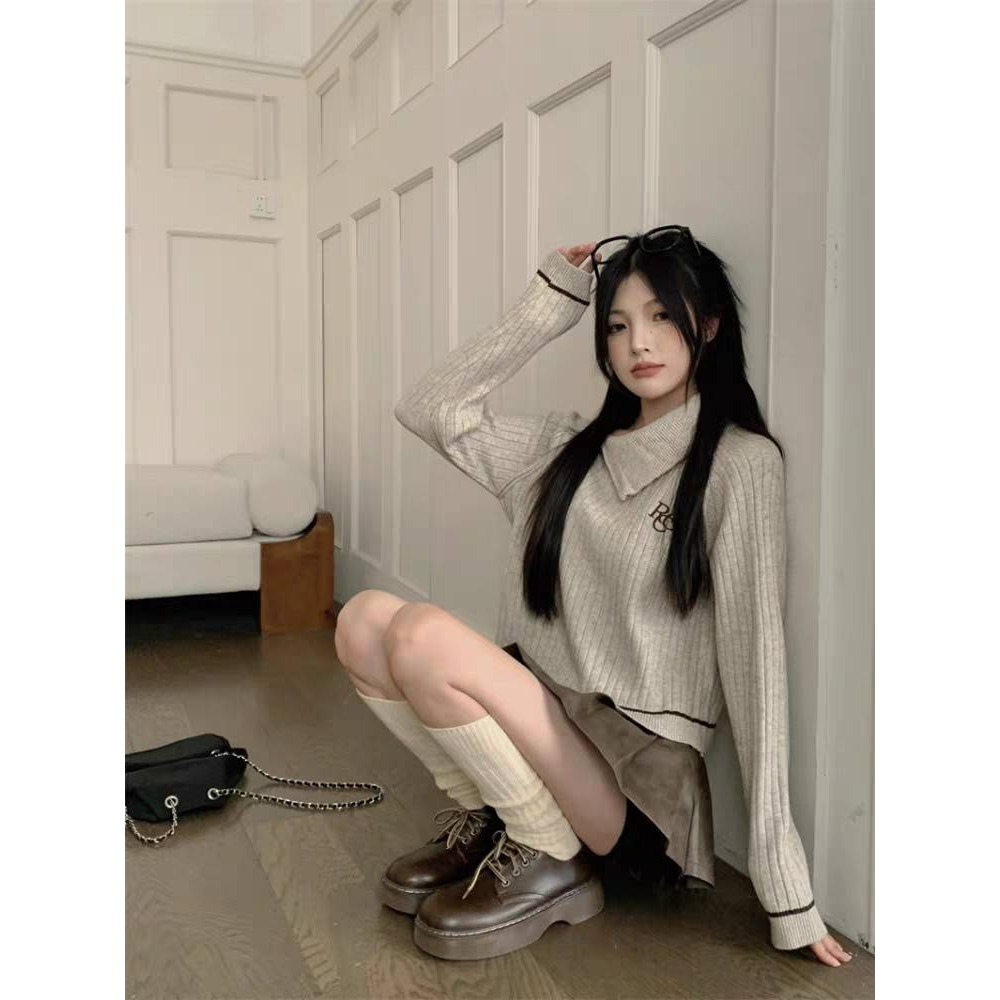 拉鍊高領字母刺繡針織短版上衣-細節圖5