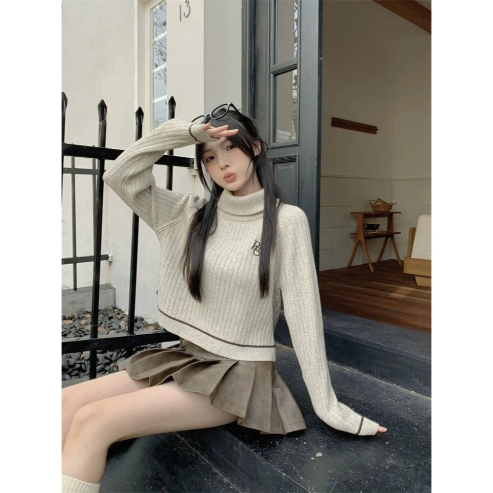 拉鍊高領字母刺繡針織短版上衣-細節圖7