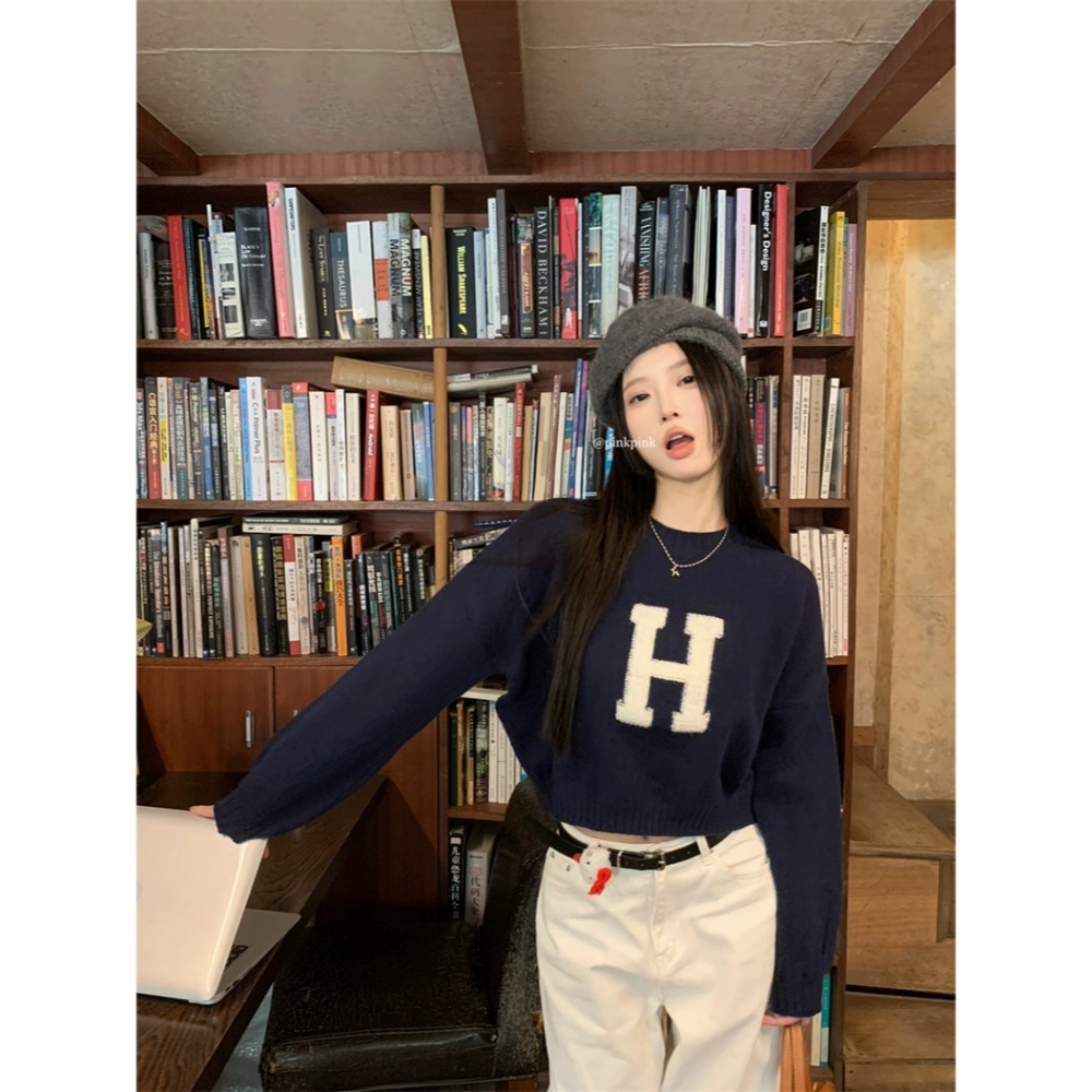 大H字母刺繡短版針織毛衣-細節圖7