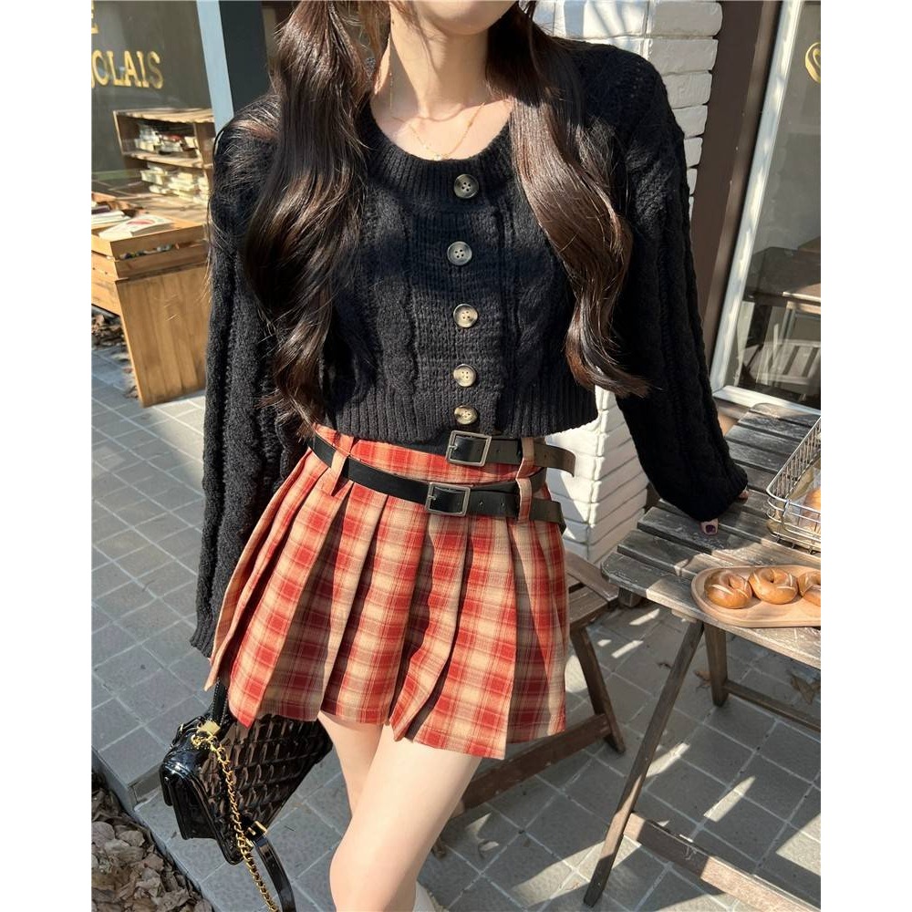 排扣麻花短版針織毛衣-細節圖5