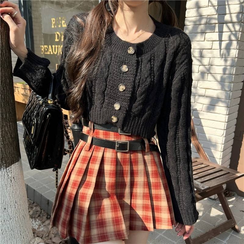 排扣麻花短版針織毛衣-細節圖6