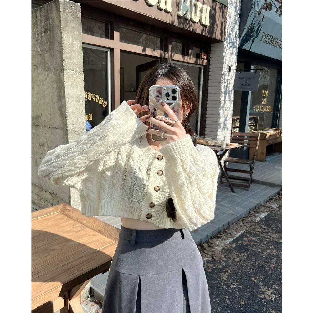 排扣麻花短版針織毛衣-細節圖7