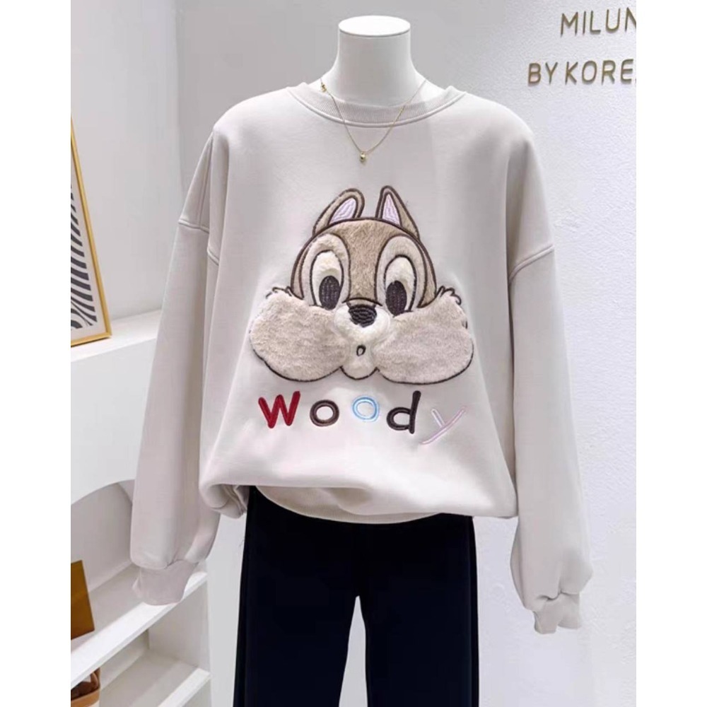 冬季奇奇蒂蒂寬鬆刺繡大學T-細節圖4