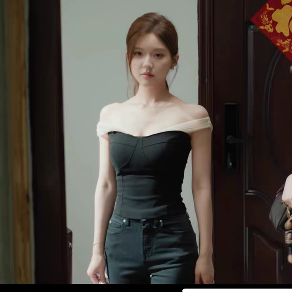 許我耀眼同款黑色網紗拼接抹胸上衣-細節圖2