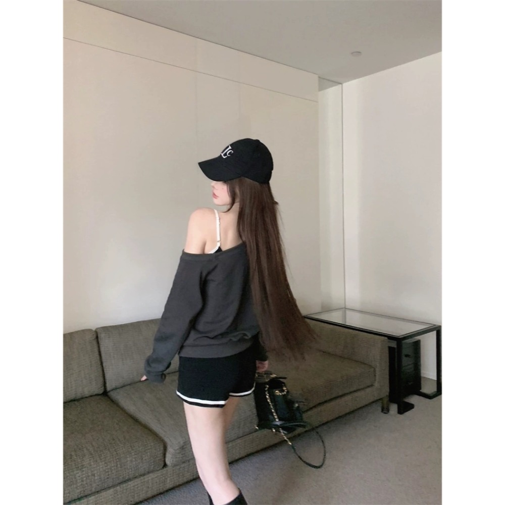 趙露思同款灰色斜肩衛衣+吊帶背心+運動短褲三件組-細節圖11