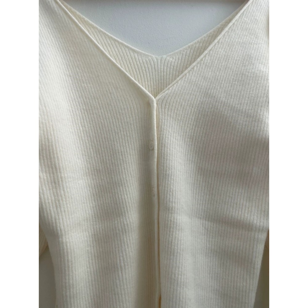 韓國奶白V領修身針織外套-細節圖8