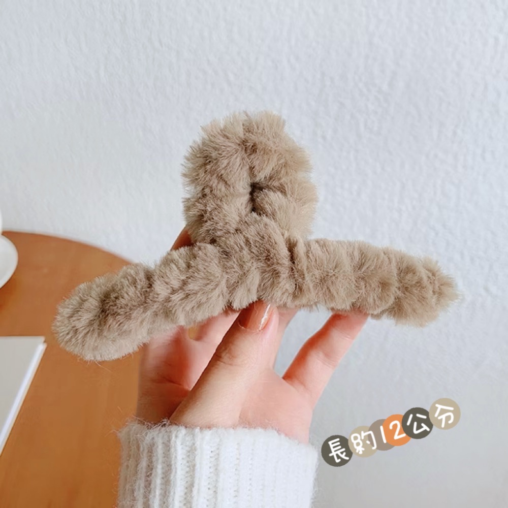 台灣現貨🇹🇼秋冬毛絨抓夾 大款後腦杓丸子頭 毛毛髮夾 可爱髮夾 氣質鯊魚夾 盤髮抓夾 盤髮夾 韓風 小紅書推-規格圖4