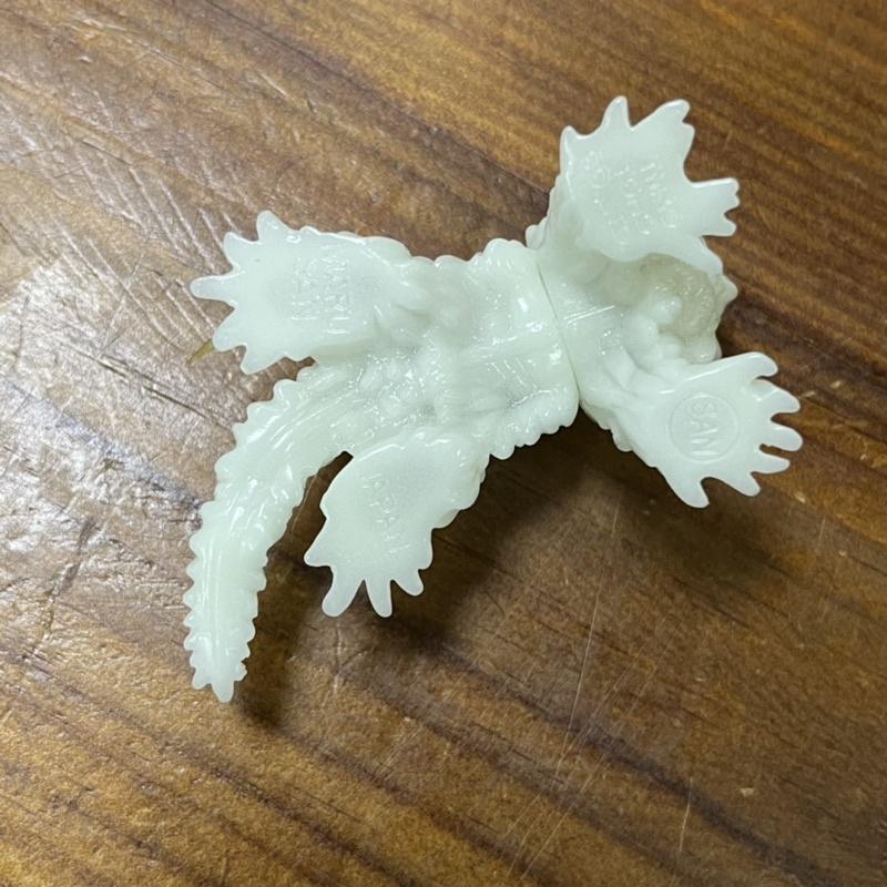 蓄光 Marusan 東寶怪獸大圖鑑 60mm 黑多拉 趴姿 哥吉拉 1971 素體 扭蛋 世紀大怪獸-細節圖2