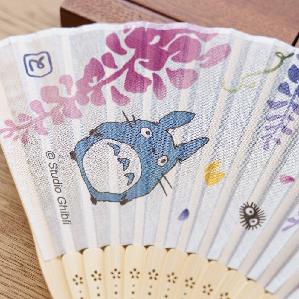 Pelo日本代購 宮崎駿 吉卜力 預購 竹扇 扇子 夏季 摺扇 龍貓 大龍貓 小黑炭 中龍貓 小龍貓（2573）-細節圖3