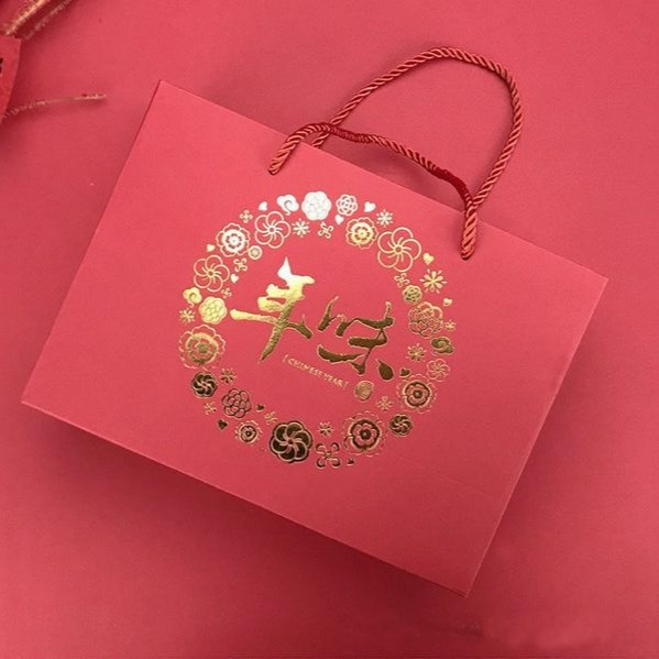 ◎2入◎大紅燙金年味新年禮盒/牛軋糖內分隔提盒/鳳梨酥雪媚娘綠豆糕手提禮物盒/新年創意糖果禮品盒-細節圖4