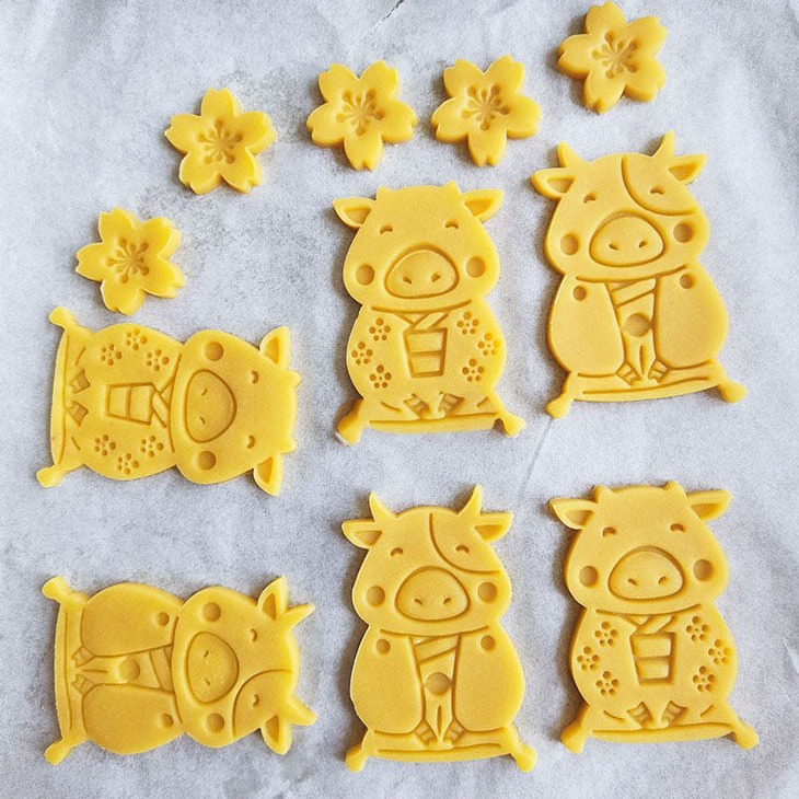 ▪2件組▪小牛翻糖彈簧壓模/訂製款3D造型餅乾壓印模具/牛年糖花工具/翻糖塑料模具套裝-細節圖6