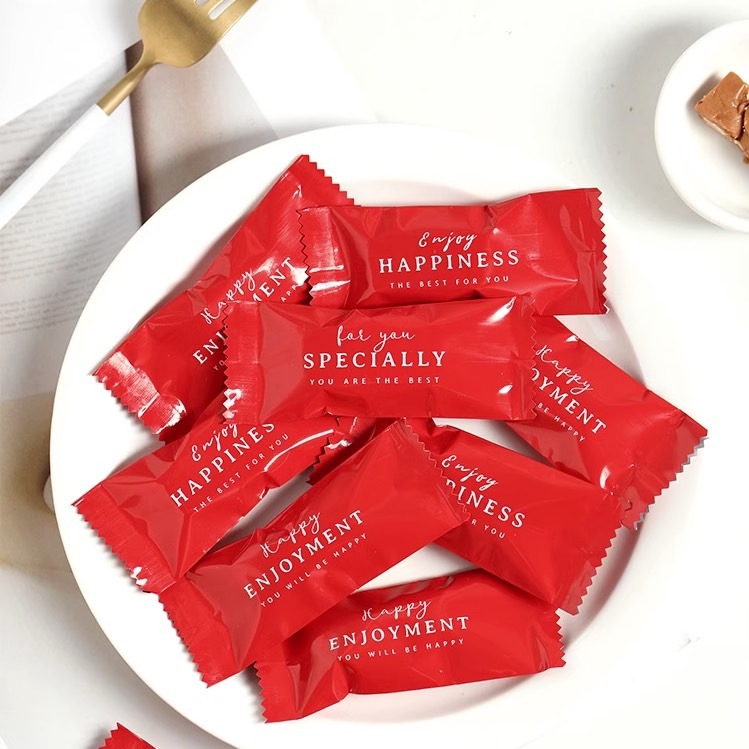 ▪3.5x9cm▪紅色英文鋁箔牛軋糖包裝袋(約100只裝)/奶糖糖果太妃糖烘焙機封袋/新年紅色糖果袋-細節圖5