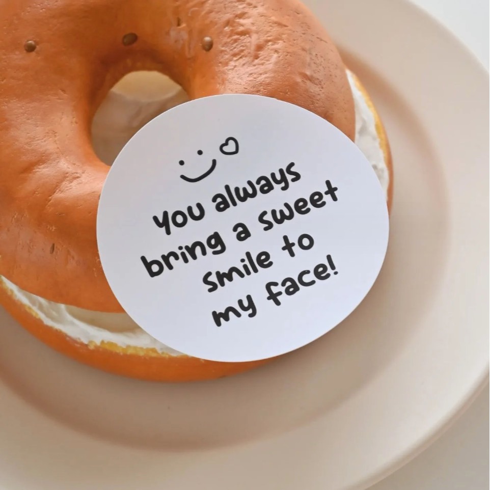 ◎2張=12枚◎簡約笑臉曲奇餅乾封口貼紙/禮盒包裝貼/圓形餅乾袋貼紙/情人節趣味烘焙包裝盒封口裝飾貼紙-細節圖3
