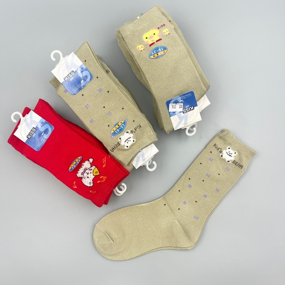 台灣製 KISS 1/2兒童襪(19-21CM) 男女童適用 中統襪 襪子-細節圖3