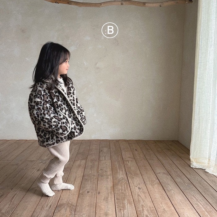 𝗣𝗲𝗻𝗻𝘆 𝗦𝘁𝘂𝗱𝗶𝗼韓國童裝🇰🇷正韓溫暖羊絨親子外套✔預購 ✈ 兒童外套 女生外套 親子裝-細節圖4