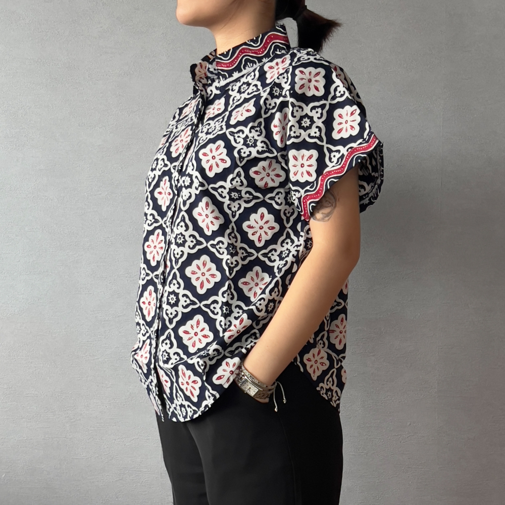 【INBATIC】MIRA - Navy Tile 藍磁 - Batik Shirt 上衣-細節圖2
