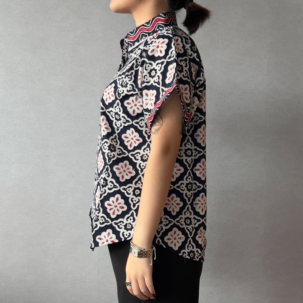 【INBATIC】MIRA - Navy Tile 藍磁 - Batik Shirt 上衣-細節圖3