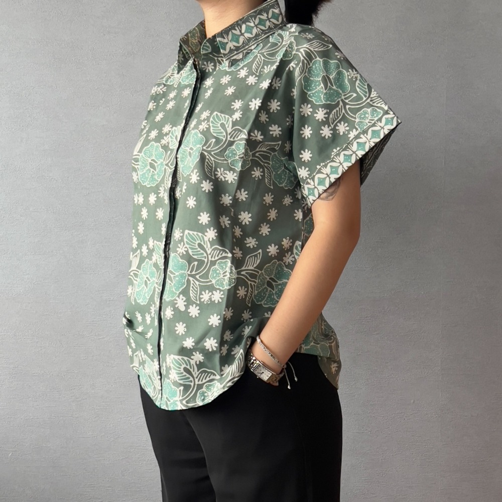 【INBATIC】MIRA - Matcha Matte 抹茶 - Batik Shirt 上衣-細節圖2