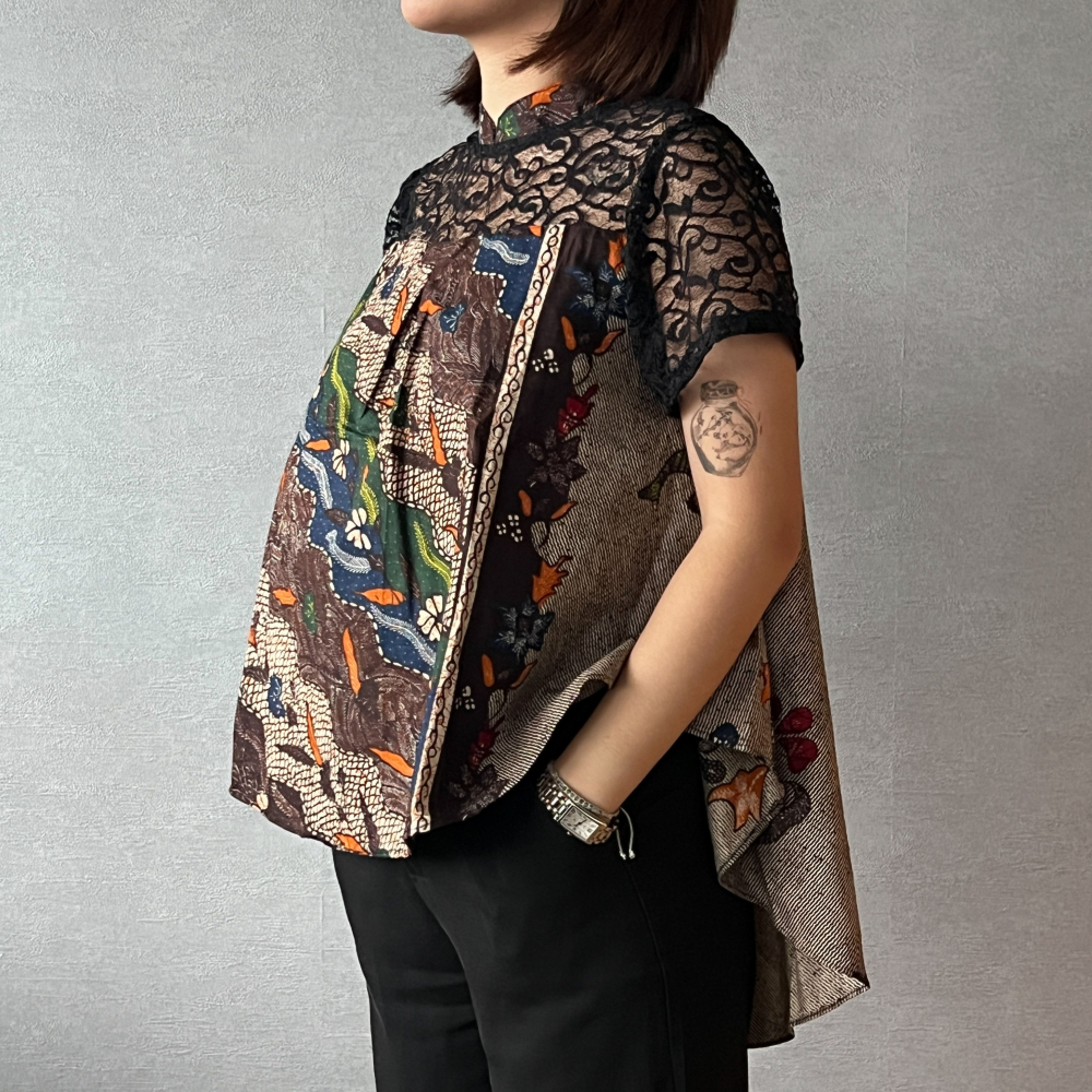 【INBATIC】RENDALA - Batik Laced Top 蕾絲上衣 - Brown Vines 棕藤蔓-細節圖2