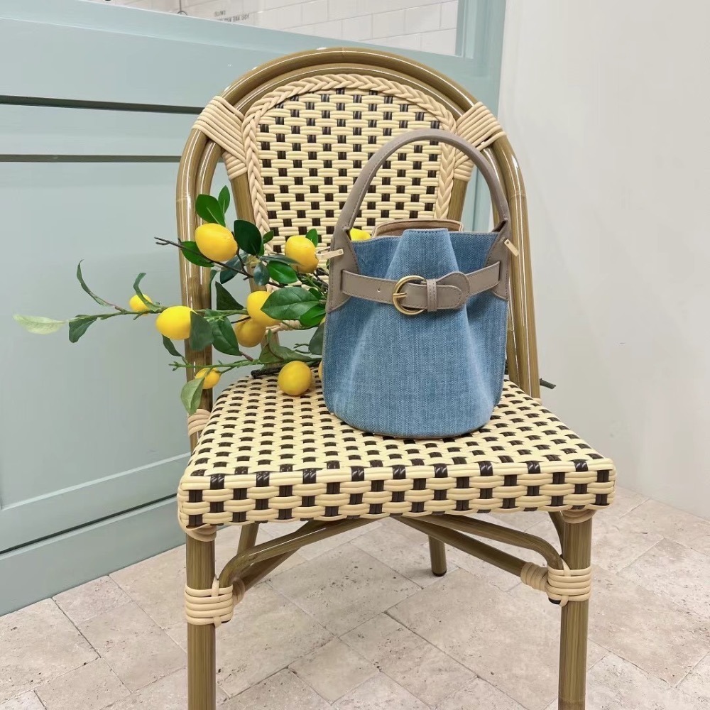 正韓現貨 真皮全牛皮早春拼接牛仔冰川白 多ways 小香風鏈條後背包/珠寶化妝盒子/馬鞍包/水桶包含內袋束口袋-細節圖5