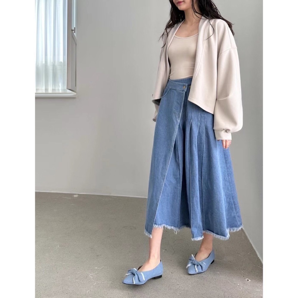 現貨 可調節暗扣一片式交叉魚尾百摺長裙半身後鬆緊彈性 大尺碼可下擺毛邊 2色 淺藍 深藍 丹寧 牛仔裙  不規則不對-細節圖3