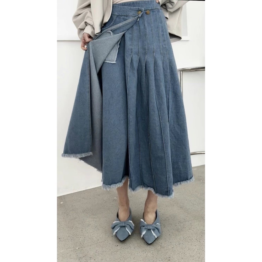 現貨 可調節暗扣一片式交叉魚尾百摺長裙半身後鬆緊彈性 大尺碼可下擺毛邊 2色 淺藍 深藍 丹寧 牛仔裙  不規則不對-細節圖4