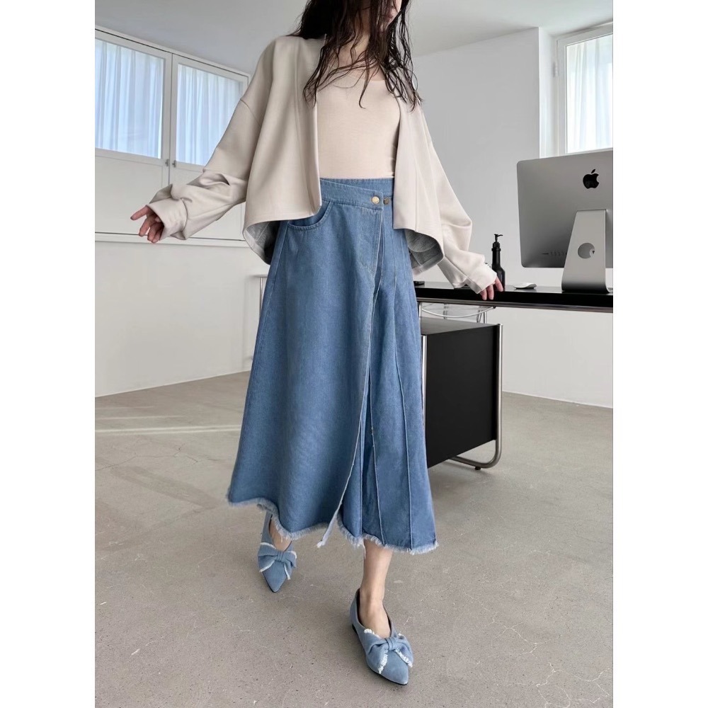 現貨 可調節暗扣一片式交叉魚尾百摺長裙半身後鬆緊彈性 大尺碼可下擺毛邊 2色 淺藍 深藍 丹寧 牛仔裙  不規則不對-細節圖8