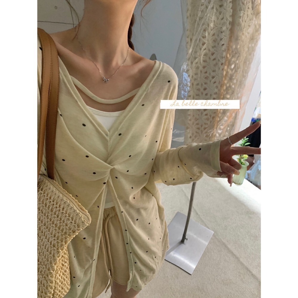 台中現貨 這件闆娘有夠喜歡 很喜歡抓皺開衩跟頸鏈穿法🤍cp值很高 大推🖤🤍🩶三色-細節圖4