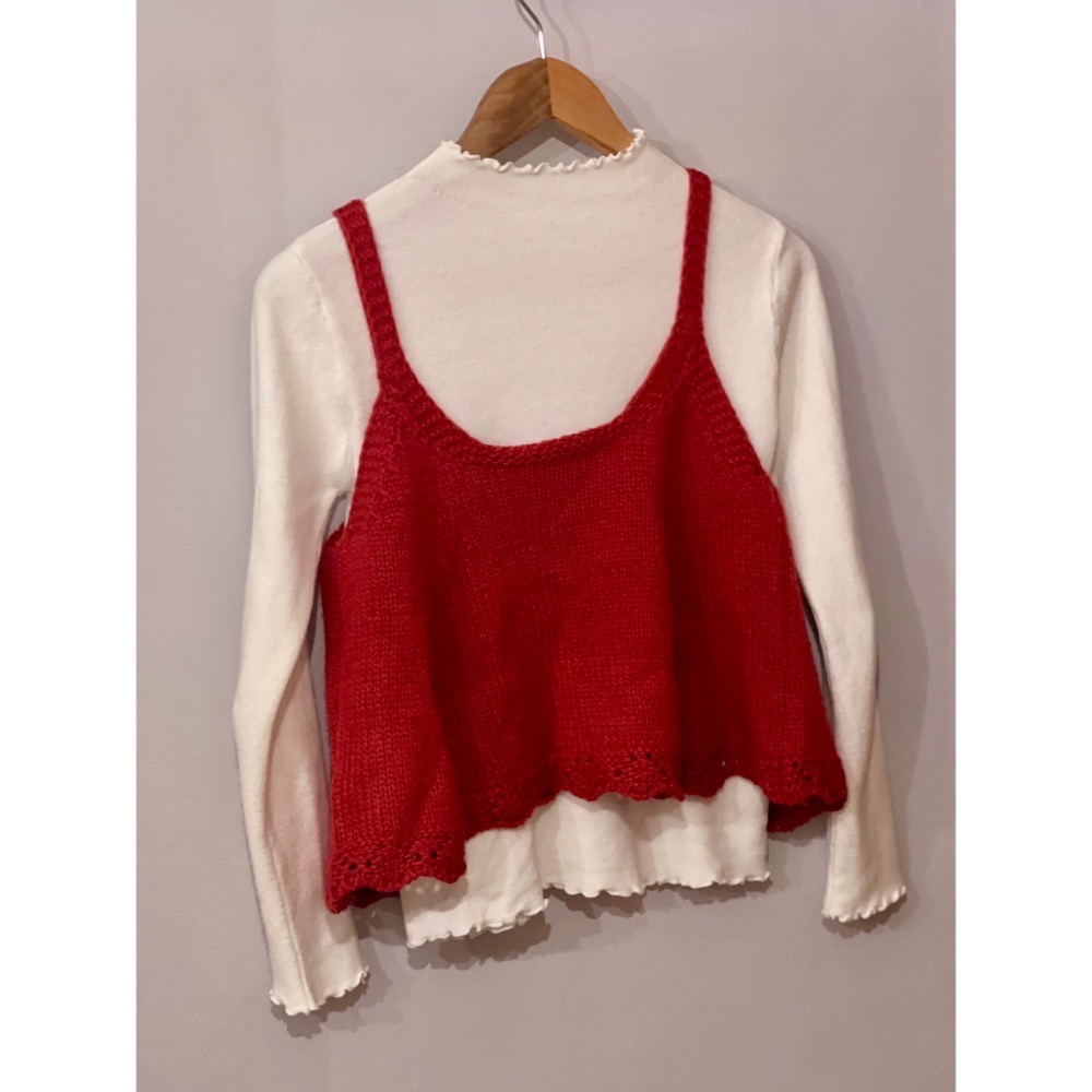 ［台中現貨⚡️］202512歐洲旅拍新品小資毛線針織背心 毛線🧶鉤針針織 下擺蕾絲 小裙擺 A字 4色-細節圖8