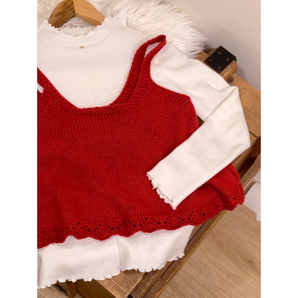 ［台中現貨⚡️］202512歐洲旅拍新品小資毛線針織背心 毛線🧶鉤針針織 下擺蕾絲 小裙擺 A字 4色-細節圖10