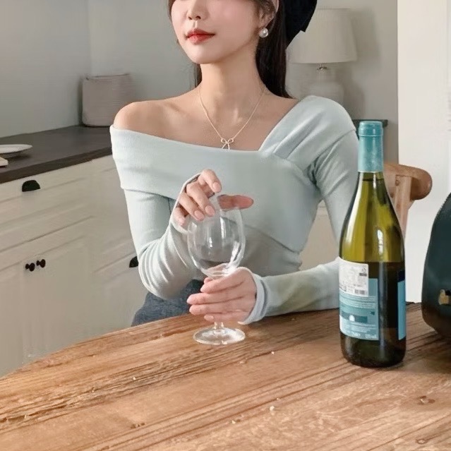 台中現貨 百元正韓空運🇰🇷闊領彈性斟酌針織 斜領口一字領 大V氣質姐姐 平口  粉色內搭 上衣 草莓🍓牛奶-細節圖3