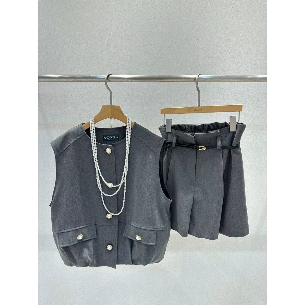 台中現貨⚡️百元正韓🇰🇷空運7折出清 大碼友善 挺版西裝外套背心大珍珠扣 下擺縮口 酒紅現貨 四季貴婦小香風-細節圖2