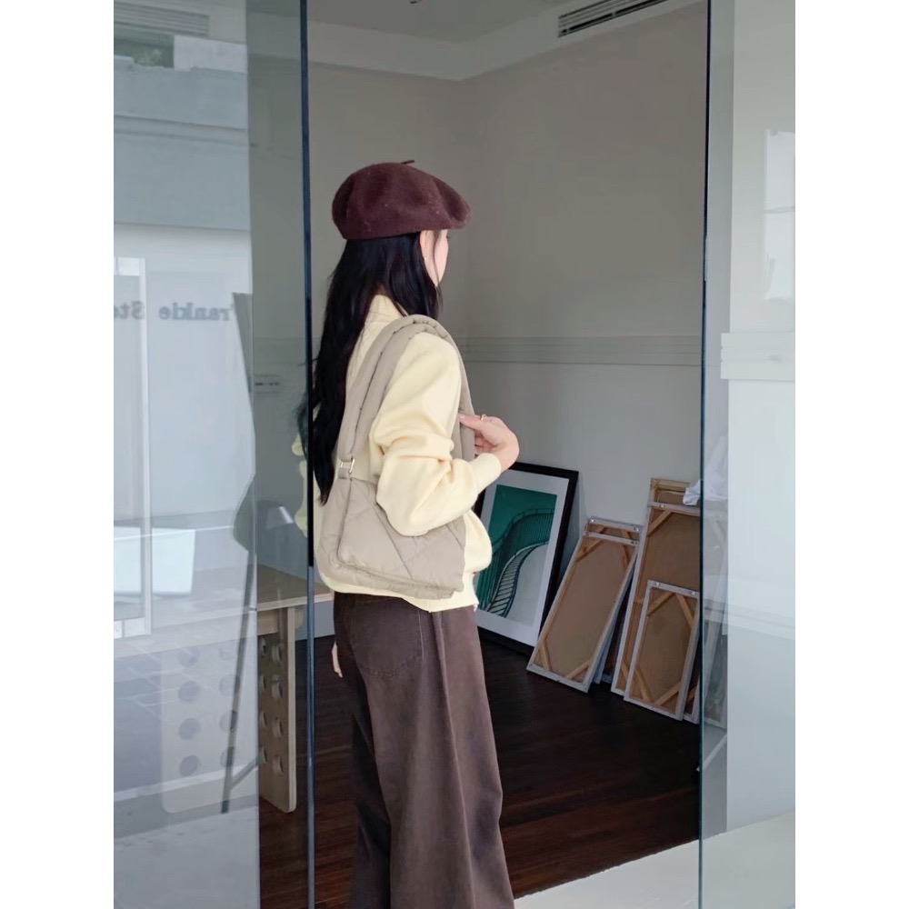 台中現貨⚡️超可愛大容量、澎澎兩背包黑色、米白2色現貨 可斜背 肩背 腋下包 雲朵包-細節圖5