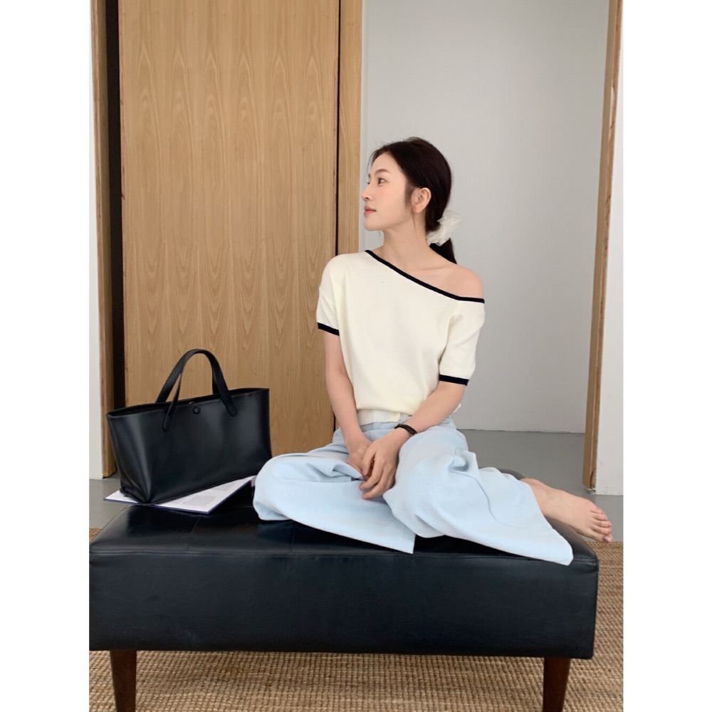 台中現貨⚡️氣質lady風 小露香肩 小香撞色 不對稱拼色斜領側扣短袖針織衫-細節圖3