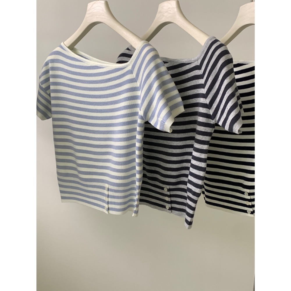 台中現貨⚡️氣質lady風 小露香肩 小香撞色 不對稱拼色斜領側扣短袖針織衫-細節圖10