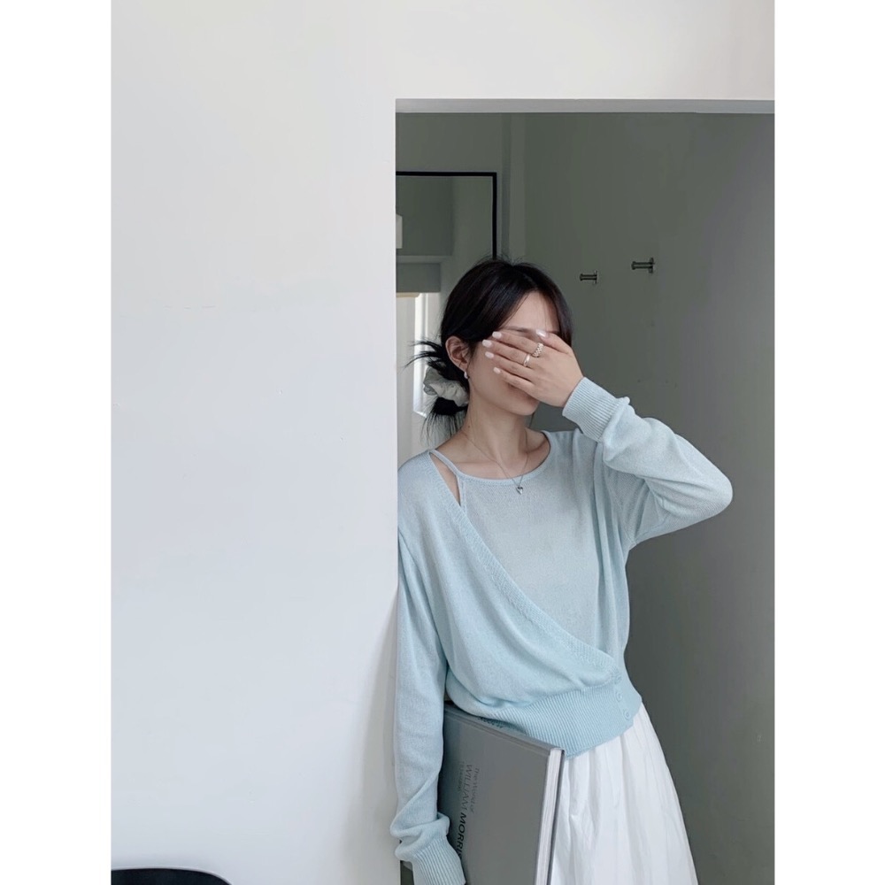 台中現貨⚡️簡約耐看單品 設計師款 不規則假兩件亞麻側扣套頭針織衫 削肩背心-細節圖7