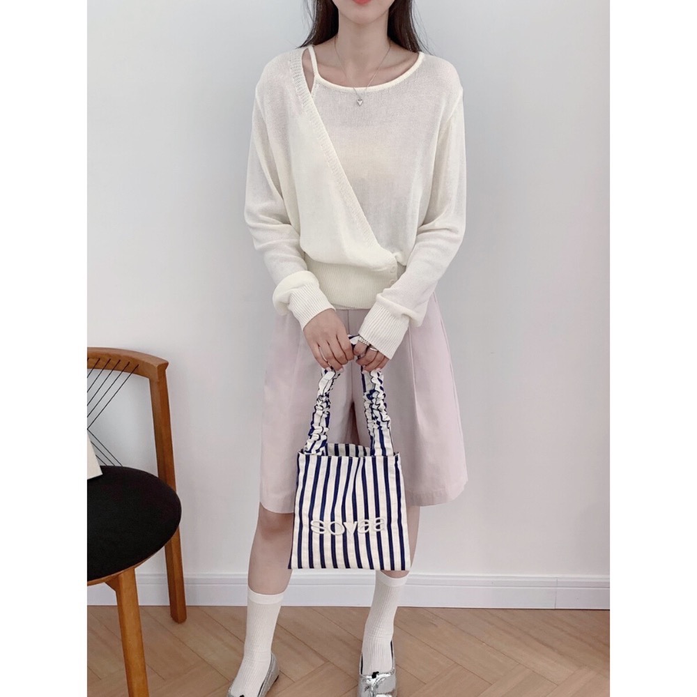 台中現貨⚡️簡約耐看單品 設計師款 不規則假兩件亞麻側扣套頭針織衫 削肩背心-細節圖8