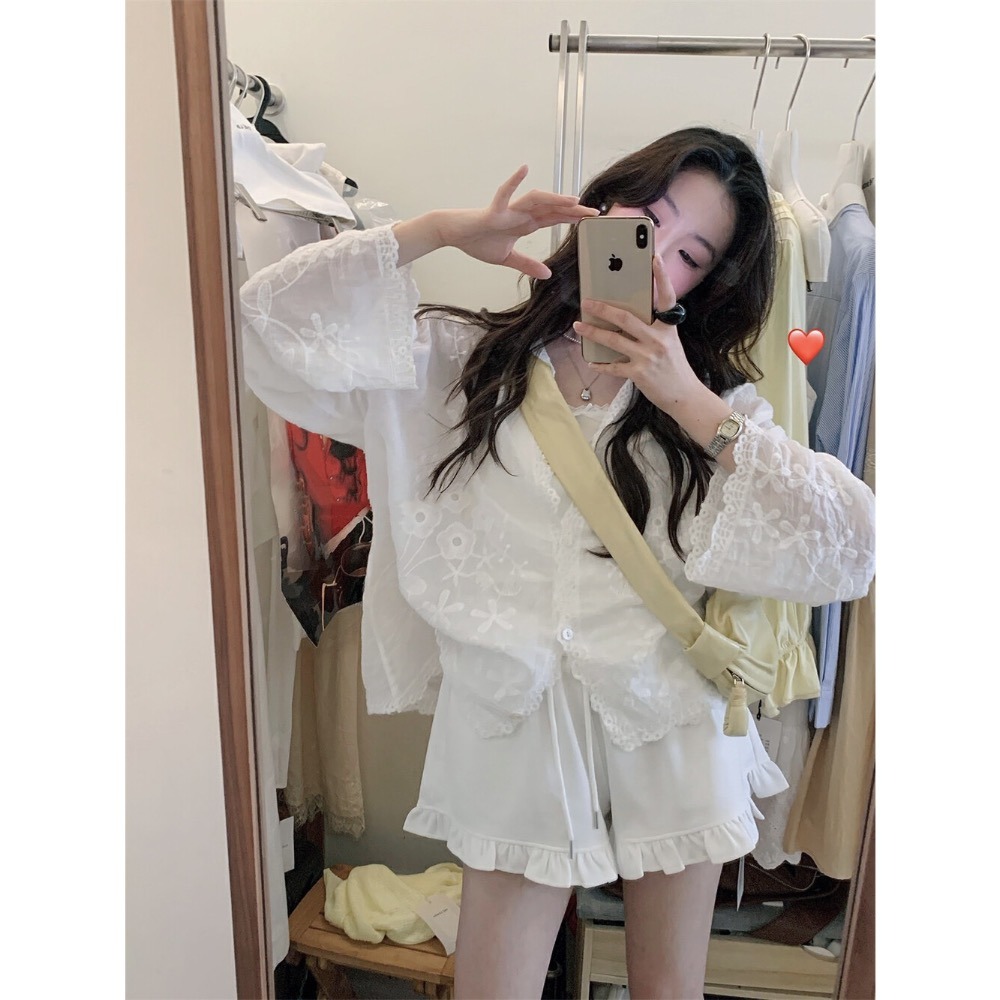 台中現貨⚡️必買‼️人間在逃仙女🧚‍♀️純欲天花板！設計感燒花布蕾絲蕾絲連帽防曬襯衫外套罩衫-細節圖11