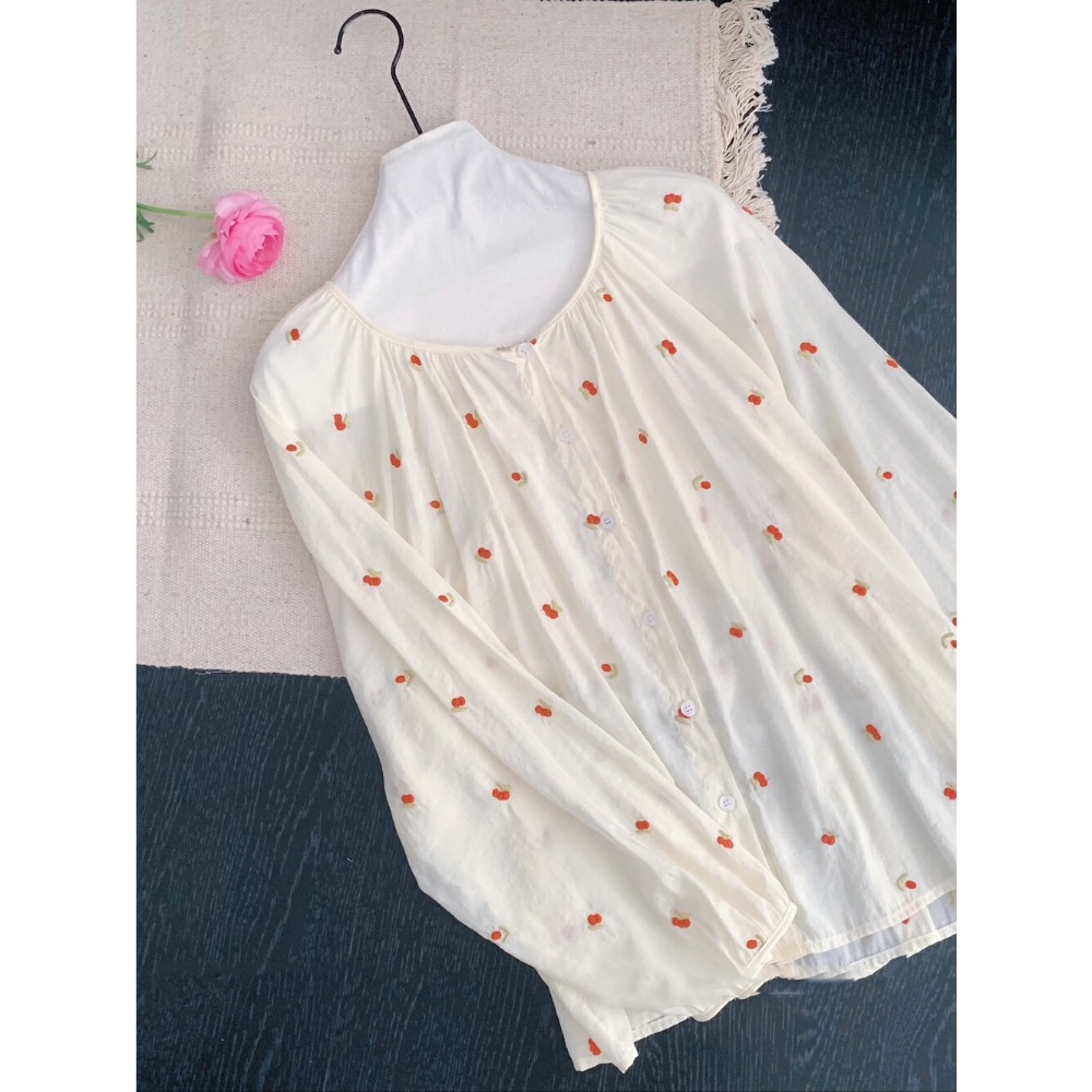 台中現貨⚡️法式復古甜心 🍬 立體刺繡碎花水玉點點圓點寬鬆顯瘦公主袖燈籠袖防曬罩衫襯衫-細節圖4
