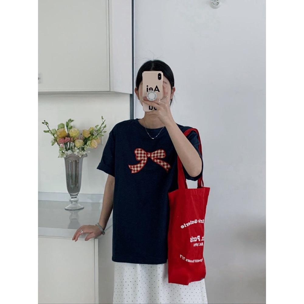 台中現貨⚡️格紋蝴蝶結印花 短袖下恤-細節圖2