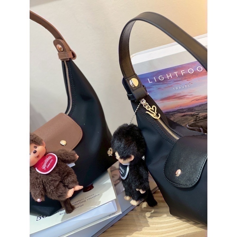 台中現貨 泰國Pony包品牌 小號MoYa 任2顆折100 尼龍材質/金釦/銀釦  掀蓋腋下包 多背法 手提肩背斜跨-細節圖6