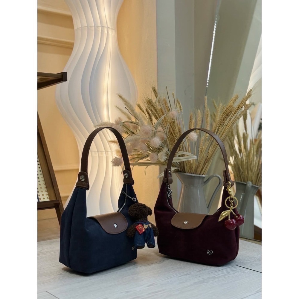 泰國Pony包品牌 小號MoYa 任2顆折100 麂皮材質 掀蓋腋下包 多背法 手提/肩背/斜跨-細節圖4