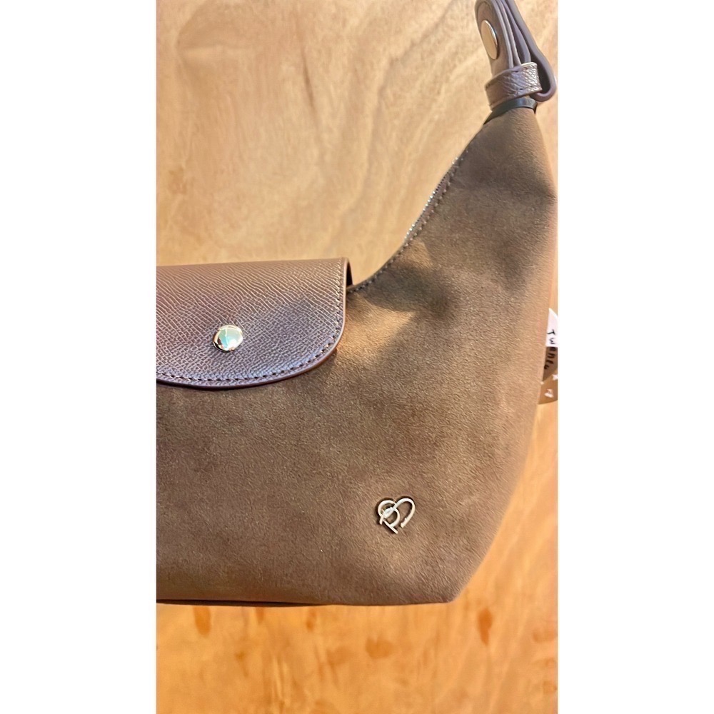 泰國Pony包品牌 小號MoYa 任2顆折100 麂皮材質 掀蓋腋下包 多背法 手提/肩背/斜跨-細節圖10