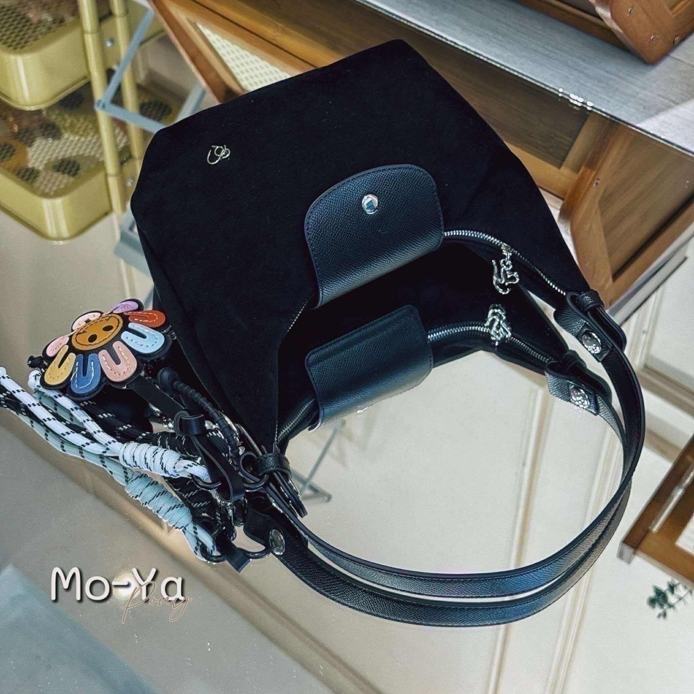 台中現貨 泰國Pony包品牌 小號MoYa 任2顆折100 麂皮材質 掀蓋腋下包 多背法 手提/肩背/斜跨-細節圖7