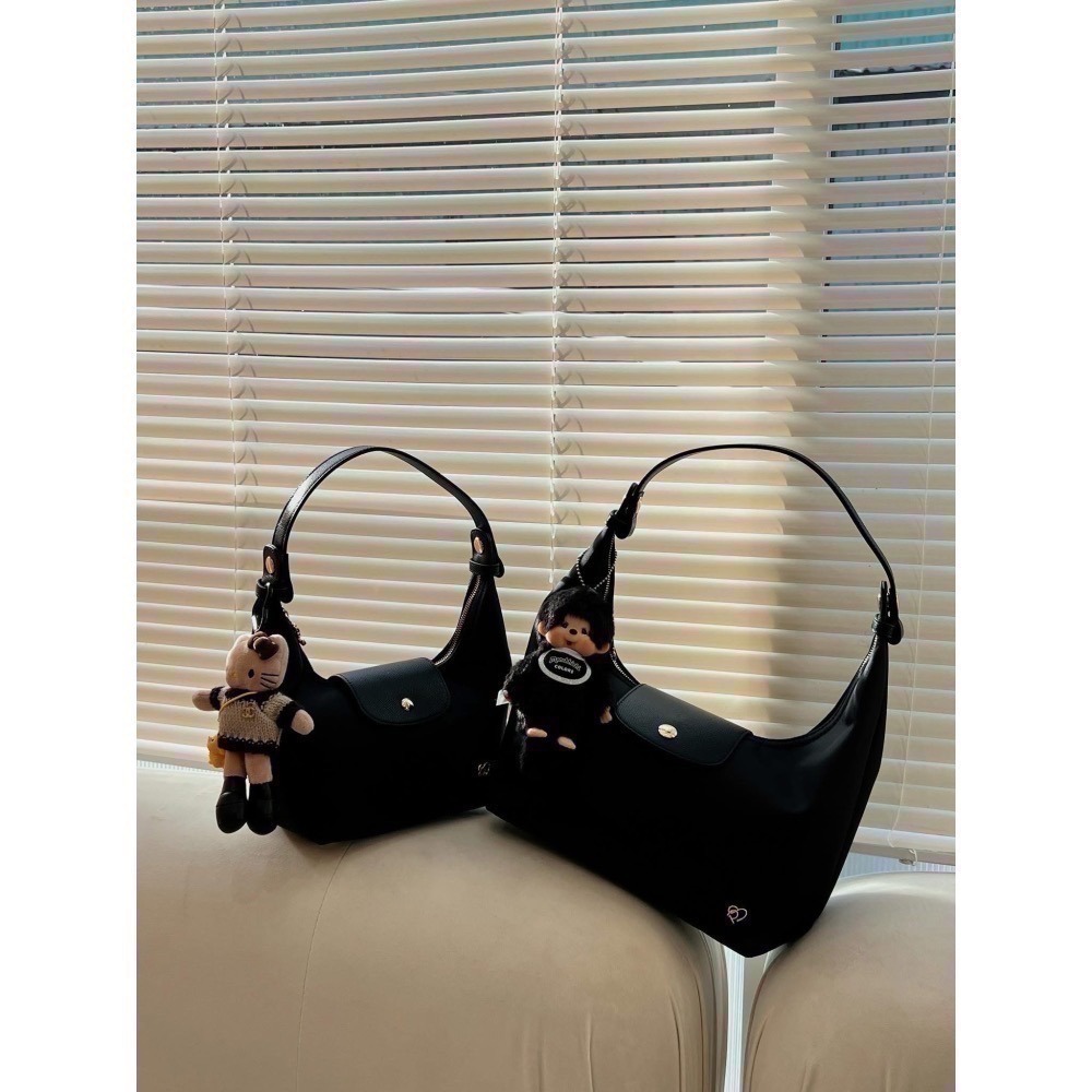 台中現貨 泰國Pony包品牌 大號MoYa 任2顆折100 尼龍材質/金釦 掀蓋腋下包 多背法 手提/肩背/斜跨-細節圖5