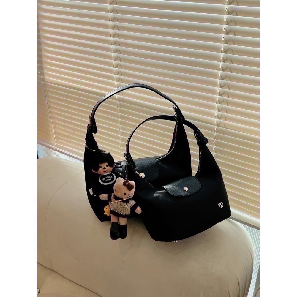 台中現貨 泰國Pony包品牌 大號MoYa 任2顆折100 尼龍材質/金釦 掀蓋腋下包 多背法 手提/肩背/斜跨-細節圖4