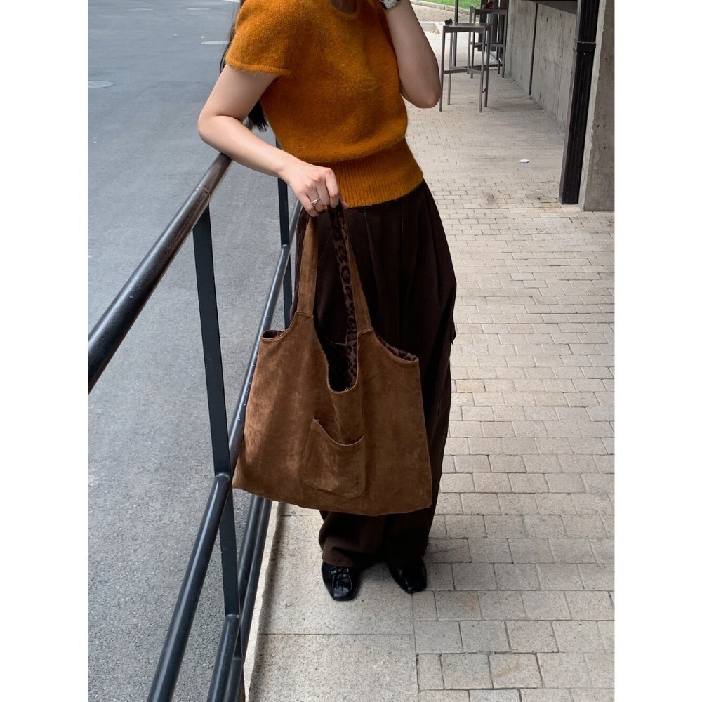 ［台中現貨⚡️］202511小資💘詢問度爆表 雙面麂皮豹紋A4大容量托特包-細節圖2