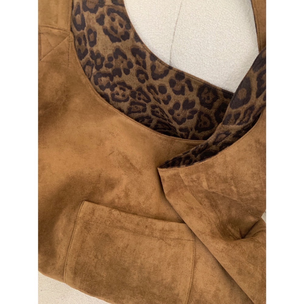 ［台中現貨⚡️］202511小資💘詢問度爆表 雙面麂皮豹紋A4大容量托特包-細節圖10