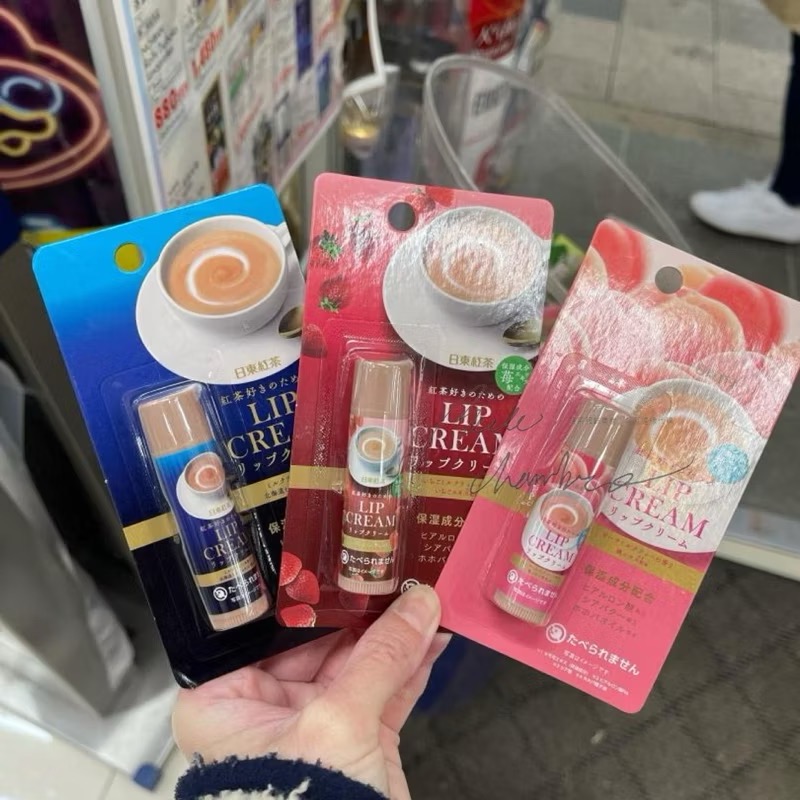 台中現貨⚡️日東紅茶 聯名商品 😆 話題新作🔥日東紅茶 草莓 蜜桃 奶茶護唇膏-細節圖2